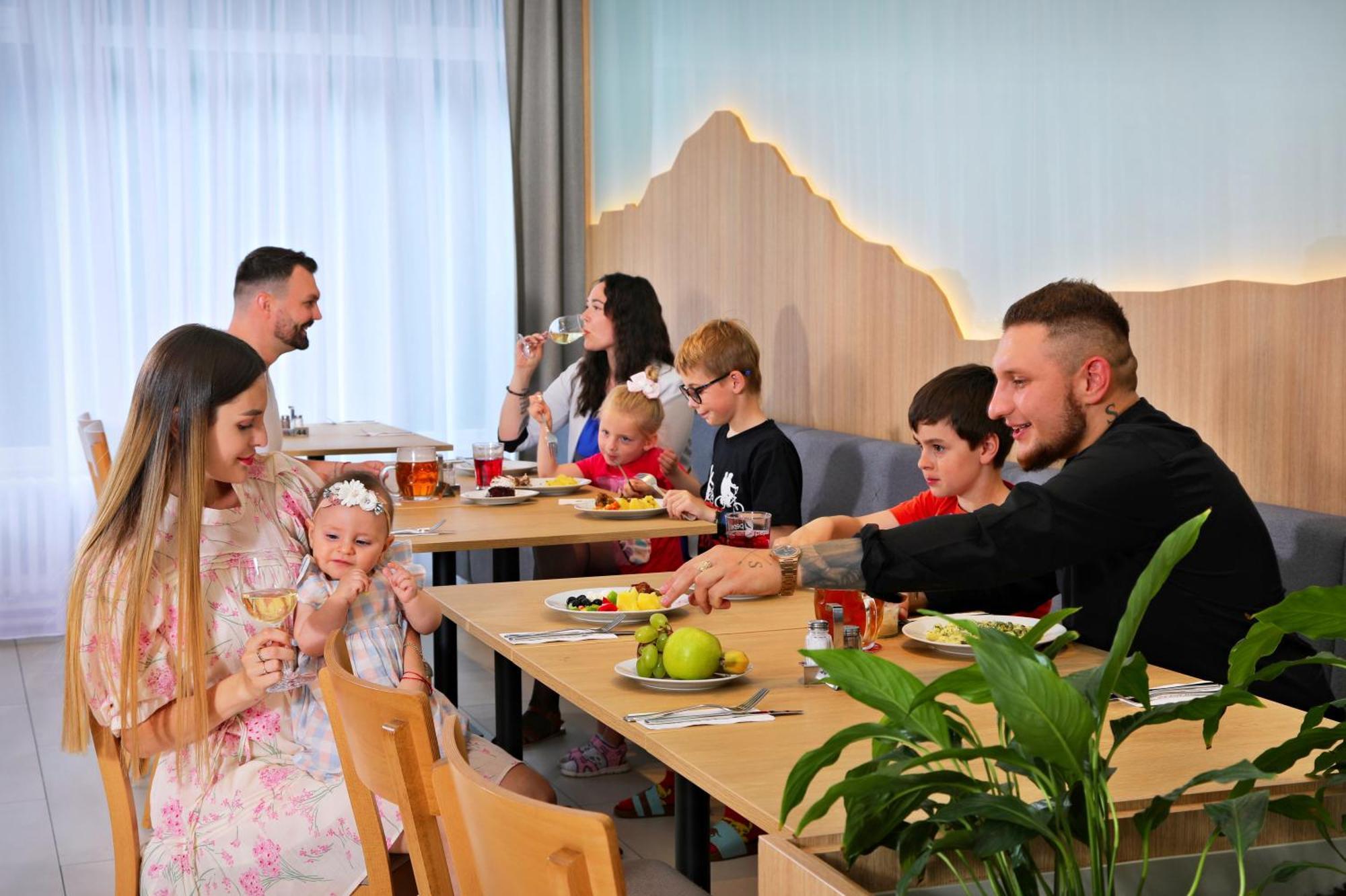 Wellness Hotel Svornost Harrachov Exterior foto