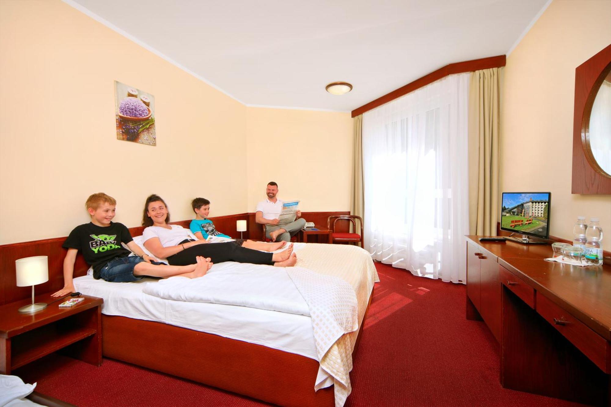 Wellness Hotel Svornost Harrachov Exterior foto