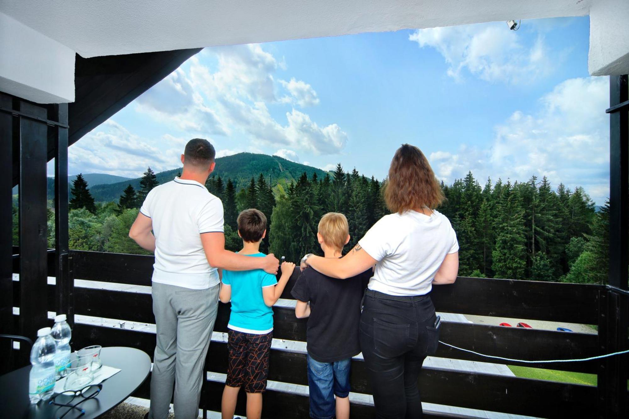 Wellness Hotel Svornost Harrachov Exterior foto